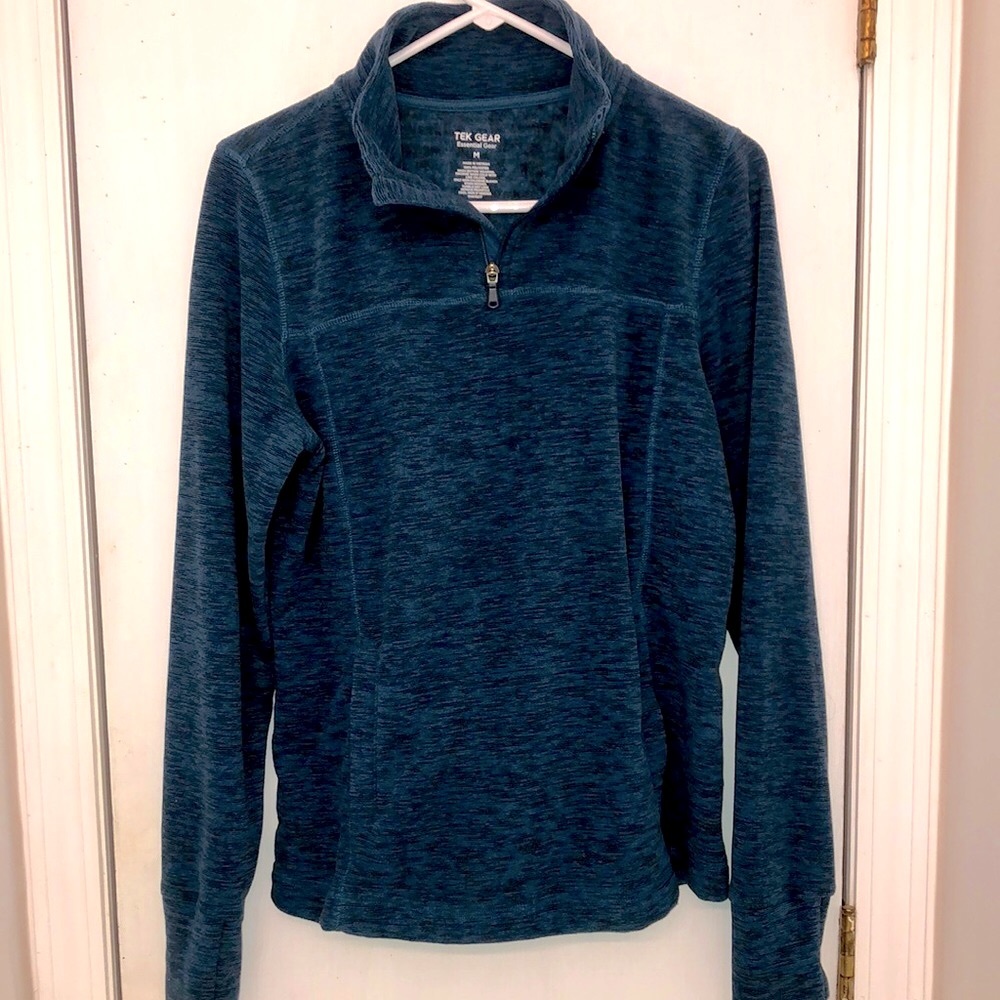 Tek Gear - Essential Gear. NWOT Size Medium Long Sleeve Top.